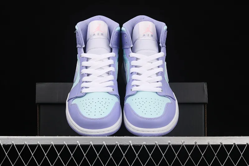 All categories Air Jordan Jordan series basketball shoes Air Jordan 1 Mid G version pure original Air Jordan 1 Mid SE AJ1 Joe 1 Violet 554724-500